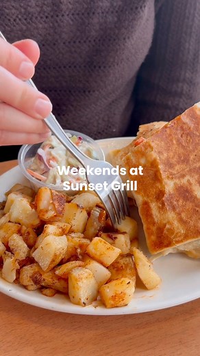 The best way to start your weekend? Breakfast at Sunset Grill! 😍🍳 ⠀⠀⠀⠀⠀⠀⠀⠀⠀ #SunsetGrillBreakfast #FreshIsTastiest | Sunset Grill
