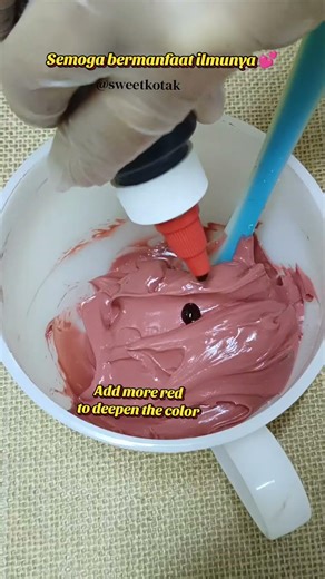 Mixing Maroon Color Cream Cheese #colormixing #cakedecorating