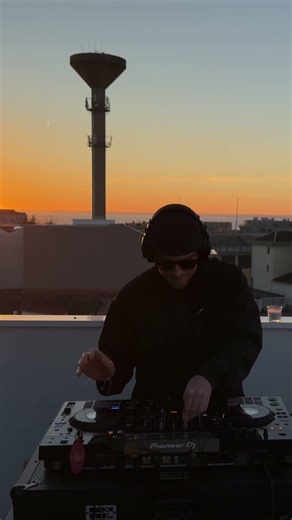 Electronic sounds at dusk.