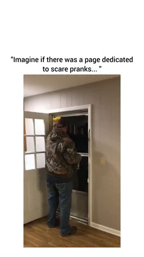 SCARE PRANKS on Instagram: "斑点狗（1961）是一部经典的迪士尼动画电影，讲述了斑点狗Pongo和 Perdita与他们的主人Roger和Anita一家住在伦敦的故事。当Perdita生下15只小狗后，Anita的大学同学、痴迷皮草的时装设计师Cruella De Vil试图买下它们，用来制作一件斑点狗皮大衣。 主要情节：绑架：Roger拒绝出售小狗后，Cruella雇佣了小偷 Jasper和Horace偷走了它们。营救：警方未能找到小狗，Pongo和Perdita利用”黄昏吠叫”（一种狗狗之间的通讯网络）向全英国的狗狗发出警报。101只斑点狗：狗狗们发现Cruella从宠物店收集了另外84只斑点狗幼犬来制作大衣，使她豪宅里的斑点狗总数达到99只。逃脱："