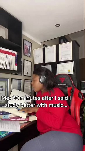 How are y’all studies going? #hallesvids dc: @fombasyllah