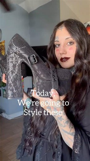 YRU spider web Mary Jane shoe styling