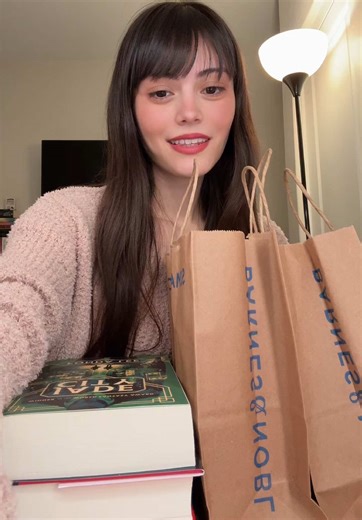 Christmas Book Haul: Discover Holiday Reads