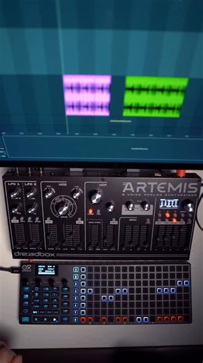 Can Artemis do electro bass? 😜💥🎛️ | Audiotent