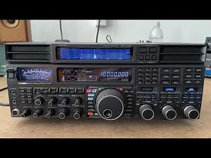 Yaesu FTDX-5000MP Transceiver & SM-5000 Station Monitor WWV