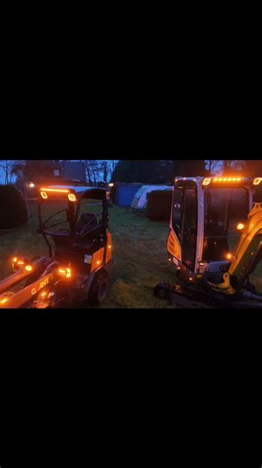 Mike Koopman on Instagram: "Same style one clean set up almost finished 🤩😎🤙🏻💪🏻 Really big thanks to peetoom Winkel . . . #strandslightingdivision #strands #wackerneuson #gianttobroco #lights"
