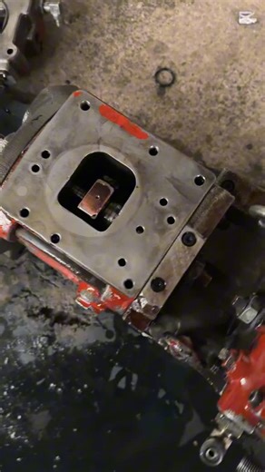 Ekskavator on Instagram: "HYUNDAI 1400 nasos⚙️🛠️"