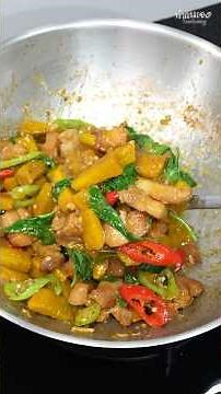 ผัดฟักทองใส่หมูสามชั้น | Stir-Fried Pumpkin with Pork Belly