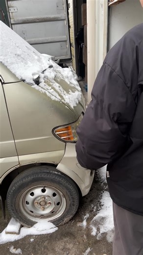 For the car, the night, and emergencies🚽 Long traffic and no bathroom… what would you do #c #C#carhackt #ravelessentials #emergencypeebottler