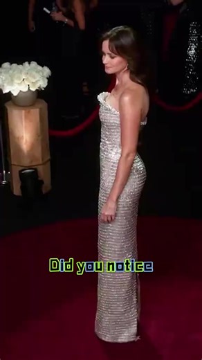 Why does Alexis bledel's back look like that of a… | Celeb Changes03