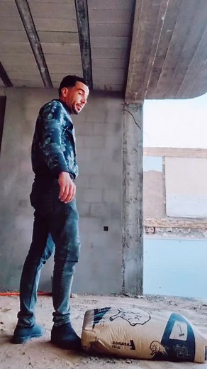 Manual Labor in Construction: Lifting Heavy Materials