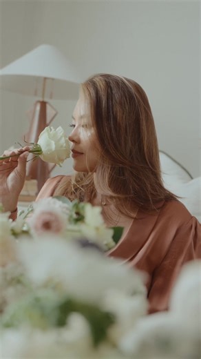 Brighten their week with holiday flowers, delivered anywhere. | UrbanStems