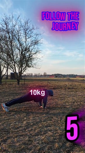 Weighted Diamond push-ups. | Your move😈 How many push-ups can you do? #calisthenics #motivation