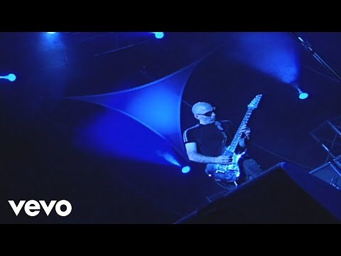Joe Satriani - Flying in a Blue Dream (Live In Concert)