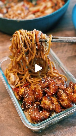 Tiffy Cooks 🥟 Easy Recipes on Instagram: "Here is everything I packed for my husbands lunchbox this week! 🍱 ft my husbands reactions 🥹🫶🏼 Monday - Black pepper Garlic Chicken Tuesday - Vegetable Chow Mein & Honey Garlic Shrimp Wednesday - Crispy Pork Belly Kimchi Fried Rice Thursday - Creamy Coconut Curry All the recipes link in my bio :) #lunchbox #lunchboxideas #lunchtime #bento #bentobox #mealprep #mealprepping #husband #cooking #quickmeals"