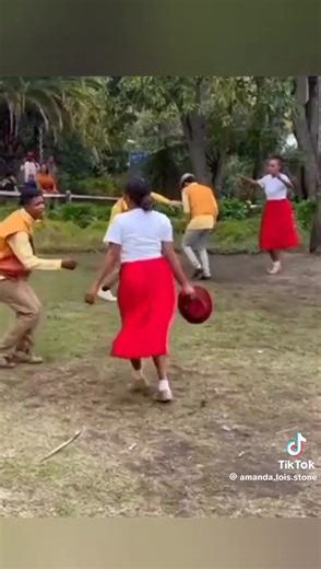 Kom ons eindig die naweek met n lekker Rieldans 🥰💃🏽 Video credit : Amanda Lois Stone | Fatima Abdool