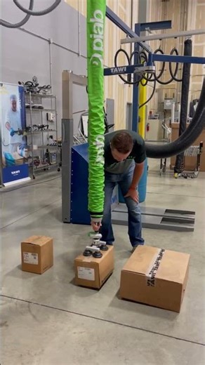 TAWI | Box Lifting | With Ease using a Vacuum Lifter #Boxhandling #Ergonomics