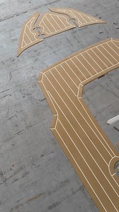 PlasDECK is not a simple synthetic teak, we have several patents on the anti-aging chemistry of our products, this makes the difference and will let your PlasDECK deck never become old! 🌊😎 Check out more one www.plasdeck.info #plasdeck #plasdeckeurope #boats #marinedecking #syntheticteakdecking #syntheticteak #yachts #boat | Teak sintetico Synteak - Plasdeck Europe