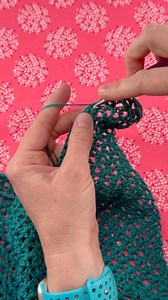 2.5K views · 28 reactions | Malachite Crochet Shawl! 冀 Free crochet pattern and full video tutorial on Fiber Flux! 臨#fiberflux | Fiber Flux | Facebook