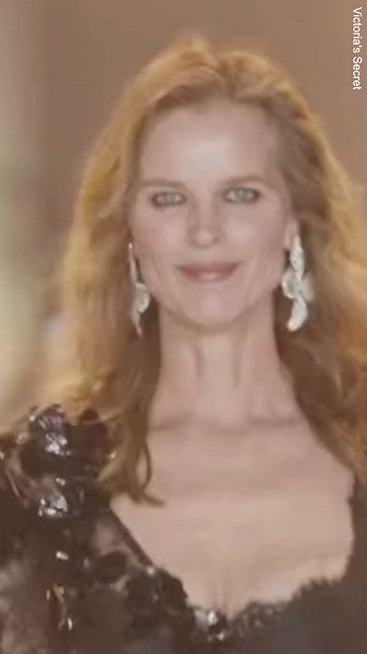 Eva Herzigova wows in push up black bra on Victoria's Secret runway