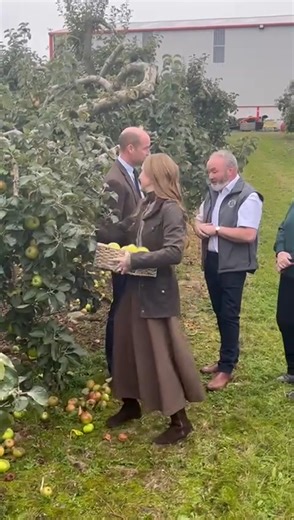 1.1M views · 26K reactions | The Princess of Wales knows how to throw her hand at anything - and gracefully styled out dropping one! | Kate Middleton | Facebook