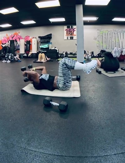 DUMBBELL DYNAMICS A structured, full-body strength class focused on building lean muscle, improving core stability, and increasing functional strength through progressive dumbbell training. Designed for all fitness levels, this session provides clear instruction, intentional programming, and a motivating training environment to support your goals. Fridays 5:00am–6:00am TBF Training Studio – Dallas, TX Coach: Cedric Bailey Bring a workout mat and water $12 Drop-In | Monthly FitPass accepted Build