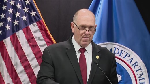 Bill O’Reilly tells “CUOMO” that White House border czar Tom Homan’s decision to take nearly 700 immigration enforcement officers out of Minnesota is his way of “readjusting what is happening in Minneapolis as anyone would do if the original plan was going south.” #tomhoman #minnesota #immigrationenforcement | NewsNation
