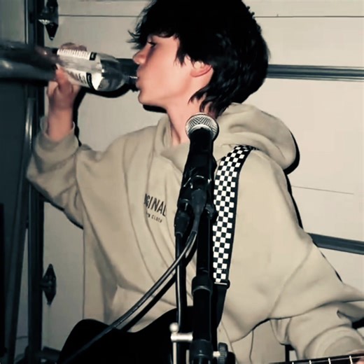 im a lil late to the trend 🥹✌🏻 || @TRUEBLOOD @trueblood spam @Mason Trueblood @Momma Trueblood @Cameron Trueblood @dylantrueblood || #trueblood #truebloodband #masontrueblood #trend #niche