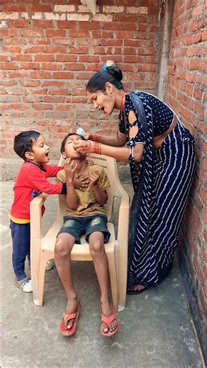 Introducing the "VitaWear SmartBand," a next-generation wearable gadget🎉