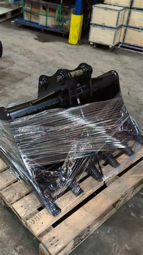 ASMR WRAPPING A DIGGING BUCKET! 🔥📦 #asmr #asmrpacking #excavatorbucket #excavator #asmrsounds