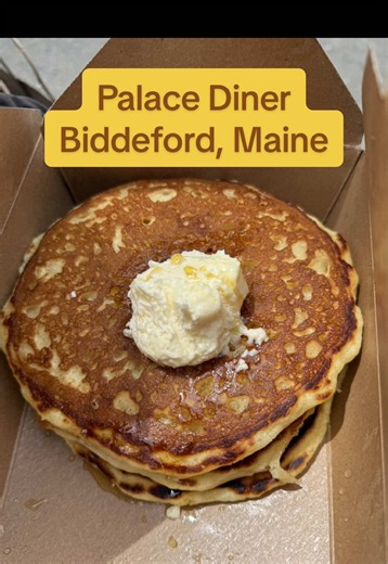 Breakfast at Palace Diner Biddeford Maine — Iconic New England Breakfast