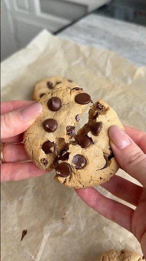 6-Ingredient Protein Cookies