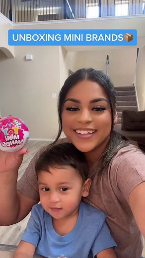 Mini Brands Unboxing: Toy Mini Brands Surprise Opening!