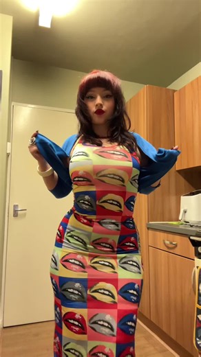 Shakira's Hips Dance Performance Analysis