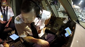 Mega Aircrafts & Super Air Cargo - Lufthansa B777F ULTIMATE COCKPIT (Part 1)