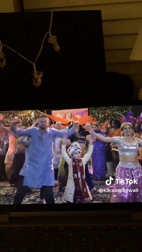 One of the best dance scenes in fuller house. | dancing