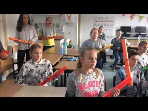 Muziekles met boomwhackers