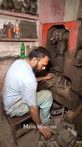 Forging Process of Steel J Hook in Factory #metalwork #manufacturing #work #metaltin #workmetal #tips #tool #facebookvideo #facebookreeldeo #facebookreel | Metal Workers