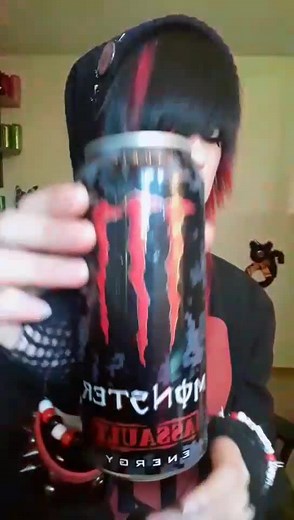 MAKE COLOR EMO CHAIN #keepthechaingoing #chain #emokids #emos #emostyle #icouldbered #red #emogirl #duet #everycoloryoulike #emohair #monsterenergy