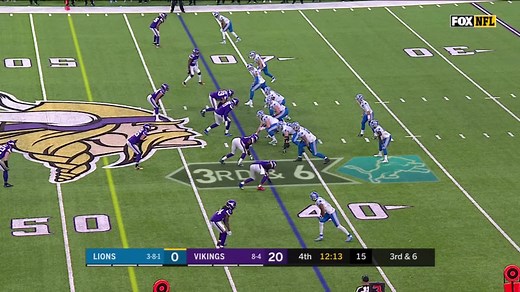 Danny Amendola converts third down with catch over middle