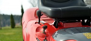 Lawn Tractor Wonât Shift Gears | DoItYourself.com