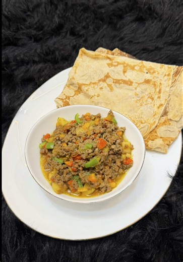 One pot lamb sensation from the free recipes @MAGGI Nigeria has given out! 🤤 It was so yummy, and I couldn’t resist trying more recipes. Every recipe is well detailed. All you have to do is get a Maggi promo pack, scan the QR code, and enjoy your free recipes. Plus, each pack comes with extra cubes. ✨