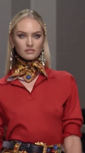 Iconic Catwalks on Instagram: "@candiceswanepoel for @versace"