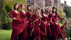 Medieval Baebes bring Christmas carols to Exeter Cathedral
