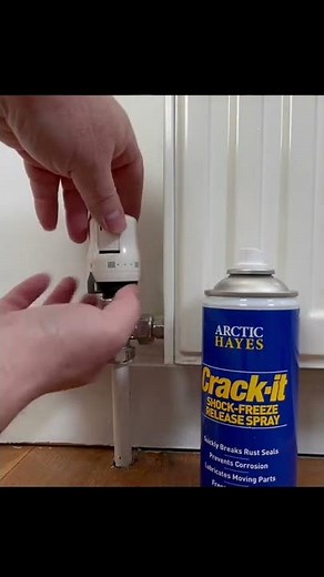 How To Free A Stuck TRV On A Radiator | Arctic Hayes | Crack-It