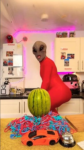 Alien twerky twerk👽
