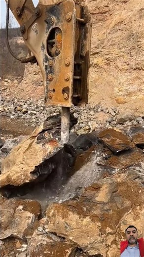 Exkavator Kaya Kırma