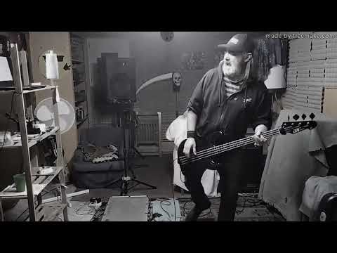 Dallas 1PM, SAXON (Strong arm of the law, 1980) bass cover por Julio Blackening.