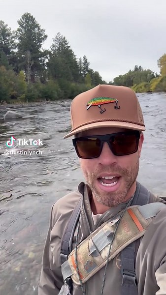 Howdy from the river — Dustin Lynch fishing life clip