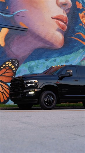 Ram 3500 Limited Night Dually edition on top!! 🔥🔥👑